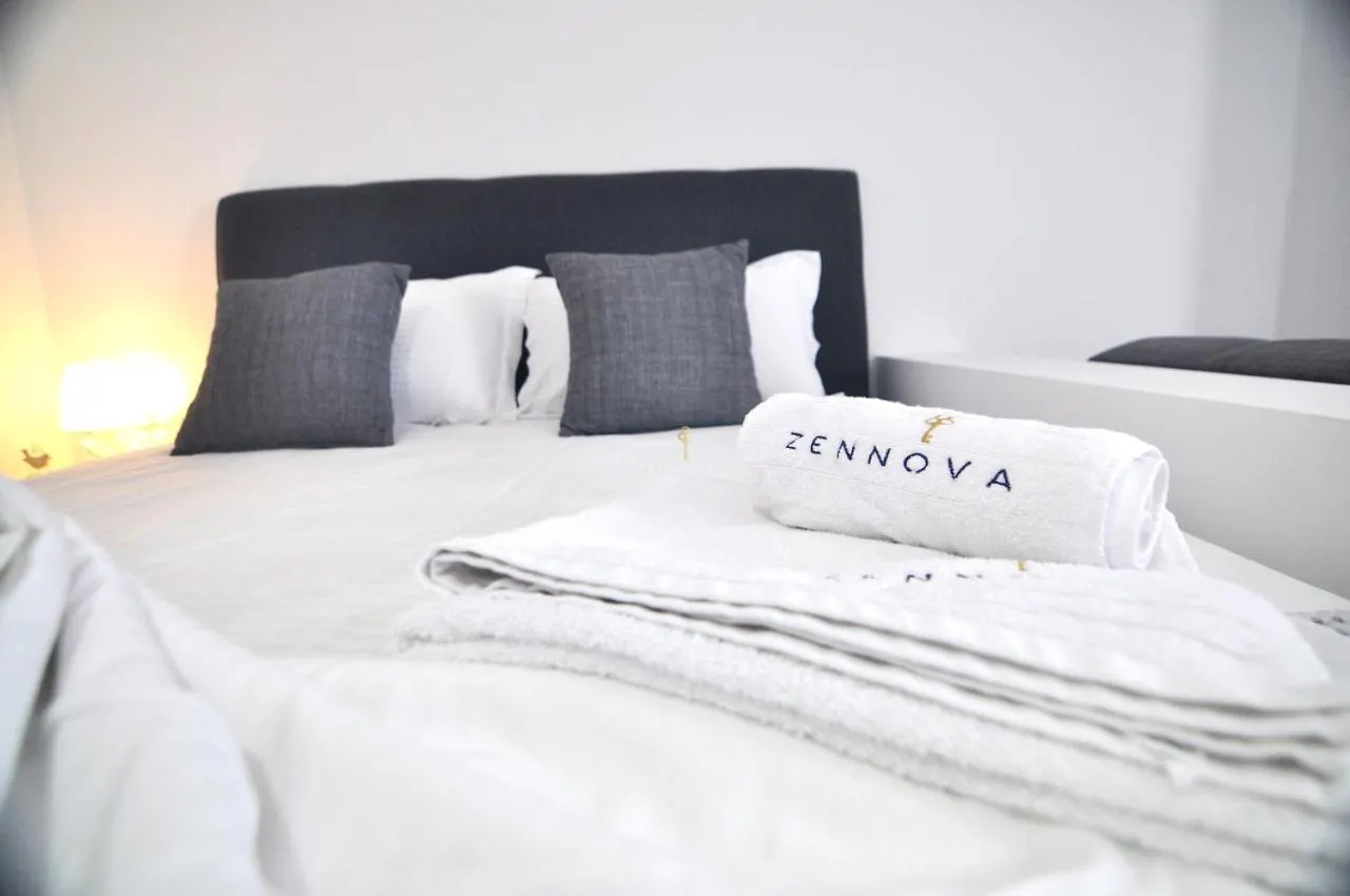 Zennova Sirene Luxury Studios Gerakini Apartment