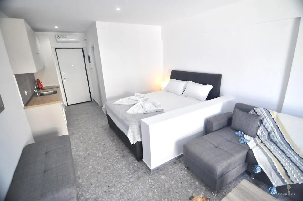 Zennova Sirene Luxury Studios Gerakini