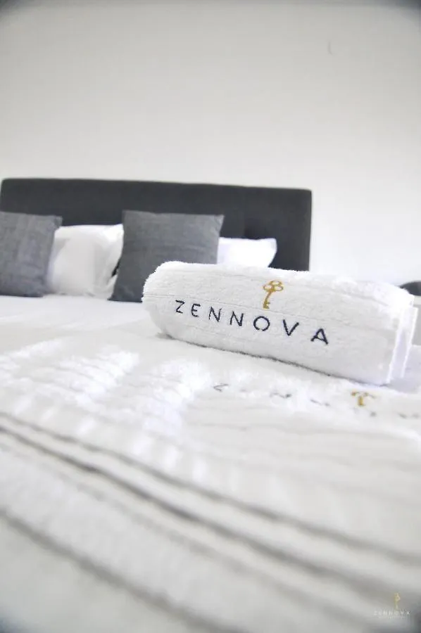 Zennova Sirene Luxury Studios Gerakini Apartment