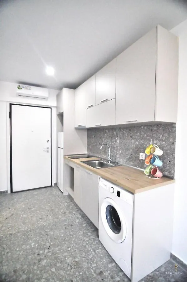 Zennova Sirene Luxury Studios Gerakini Apartment